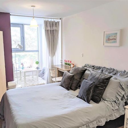 Large 3 Bedrooms In Liverpool City Centre, Free Parking Exterior photo