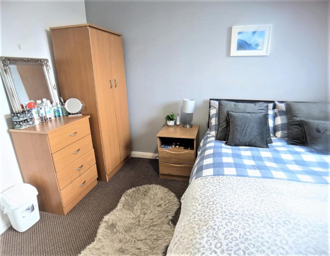 Large 3 Bedrooms In Liverpool City Centre, Free Parking Exterior photo